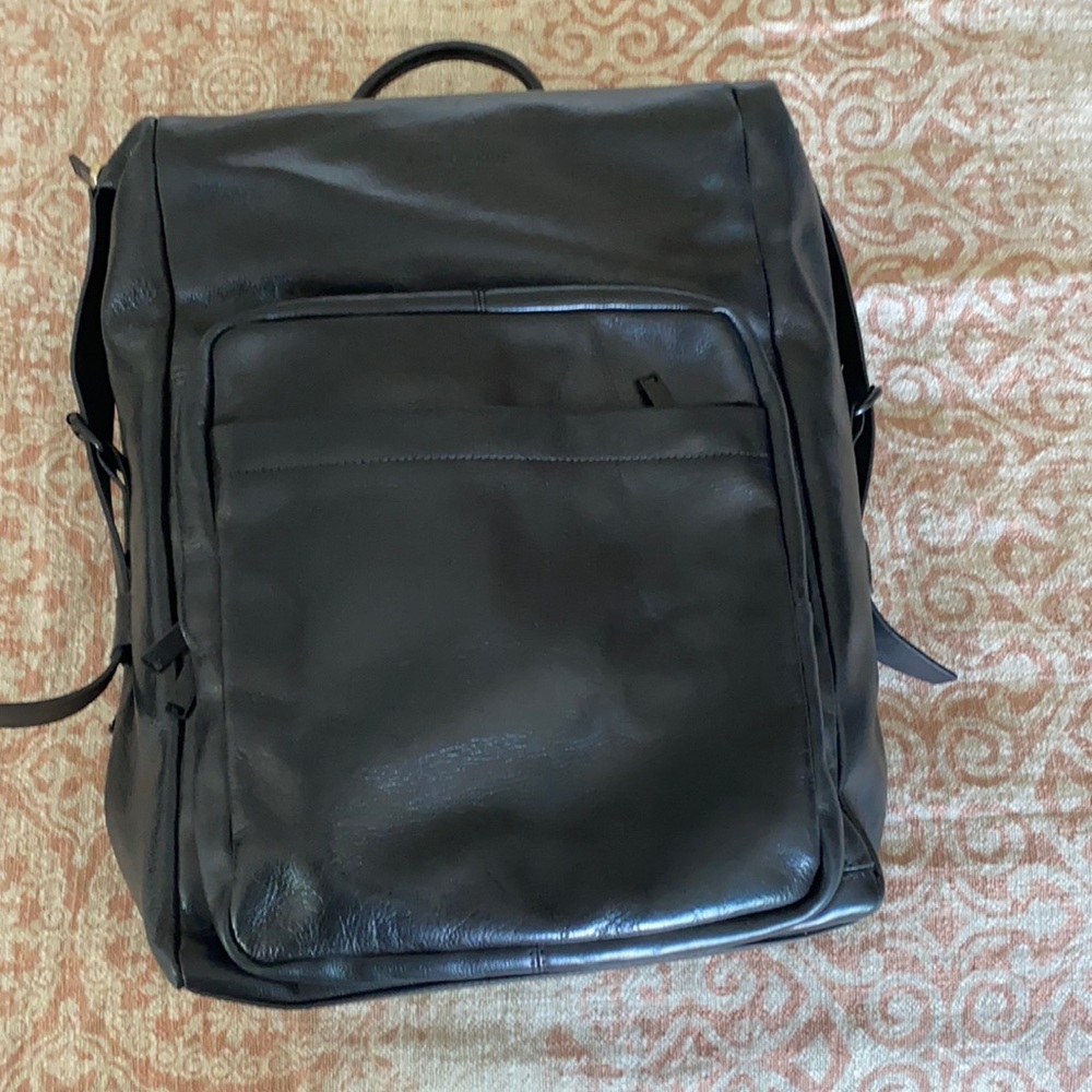 🖤 Kenneth Cole leather backpack 🖤